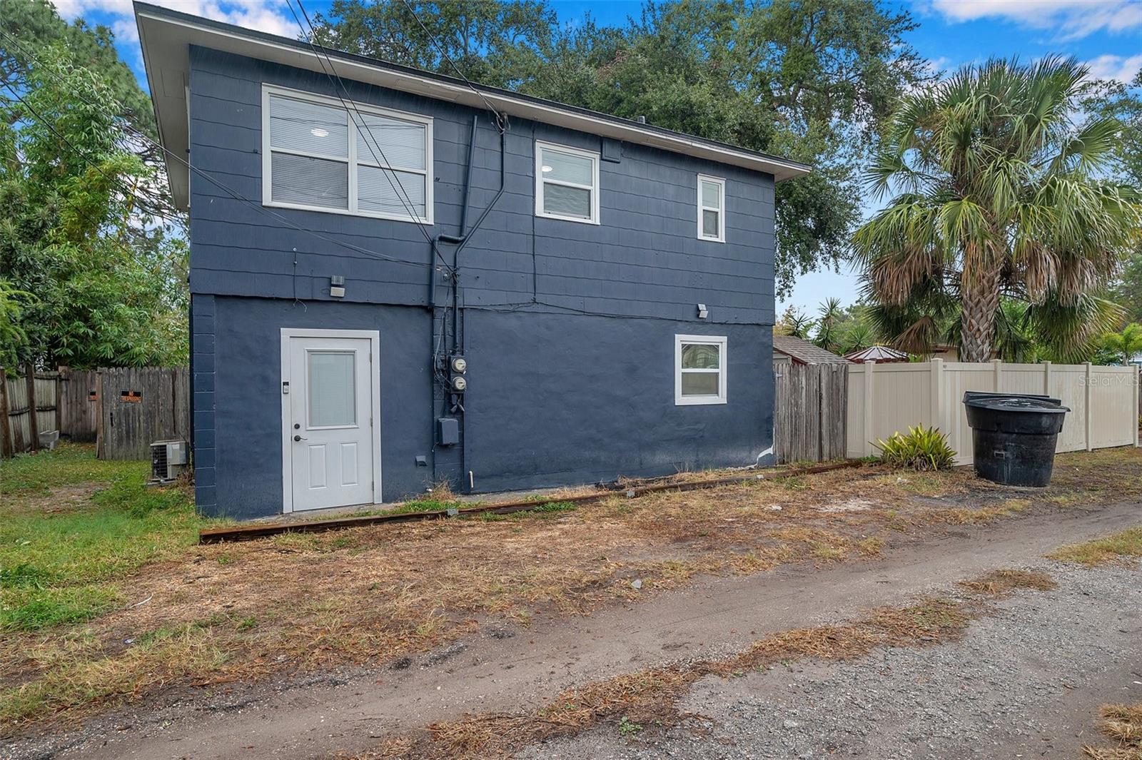 PINECREST PARK - Residential Income