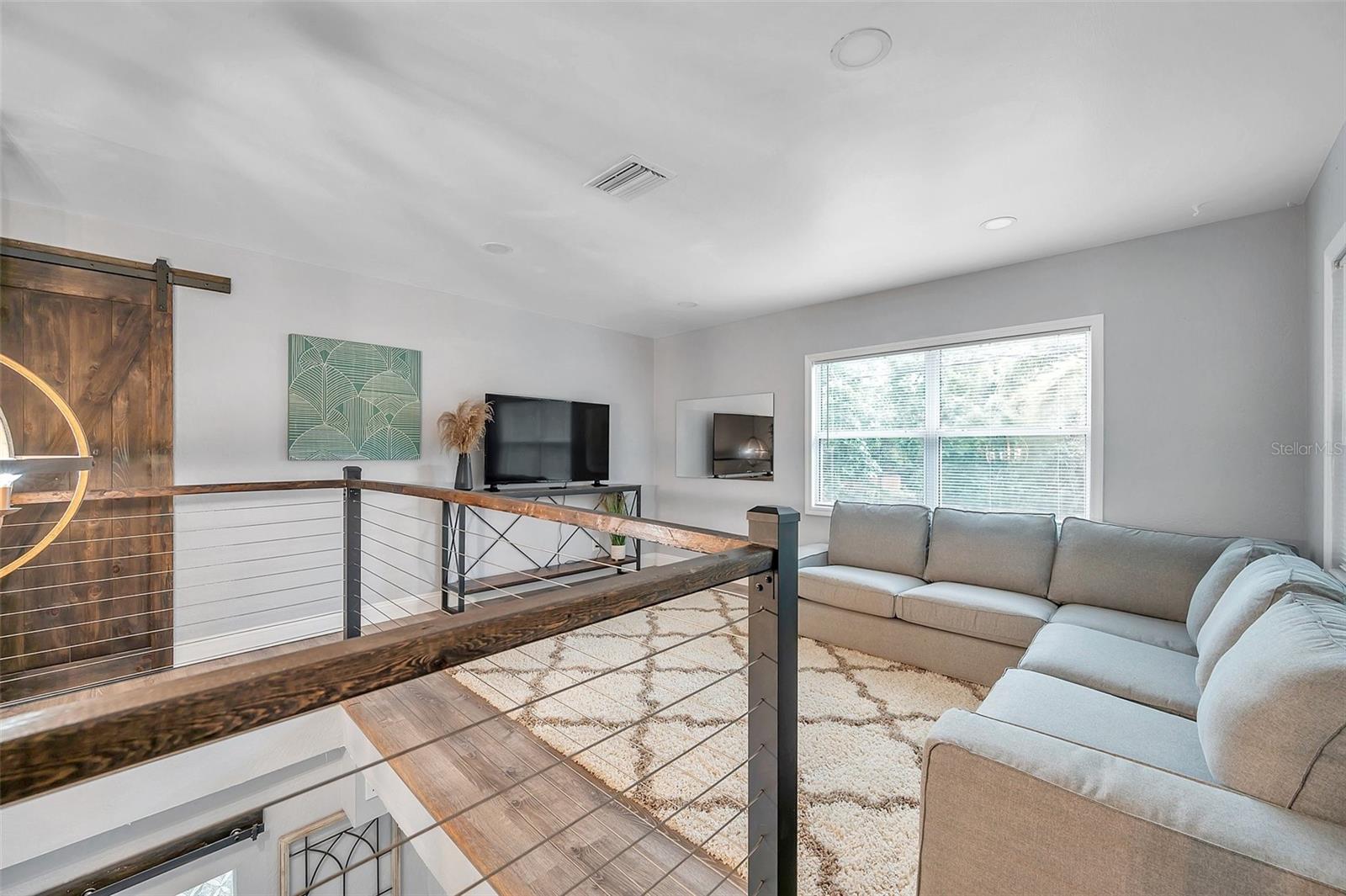 PINECREST PARK - Residential Income