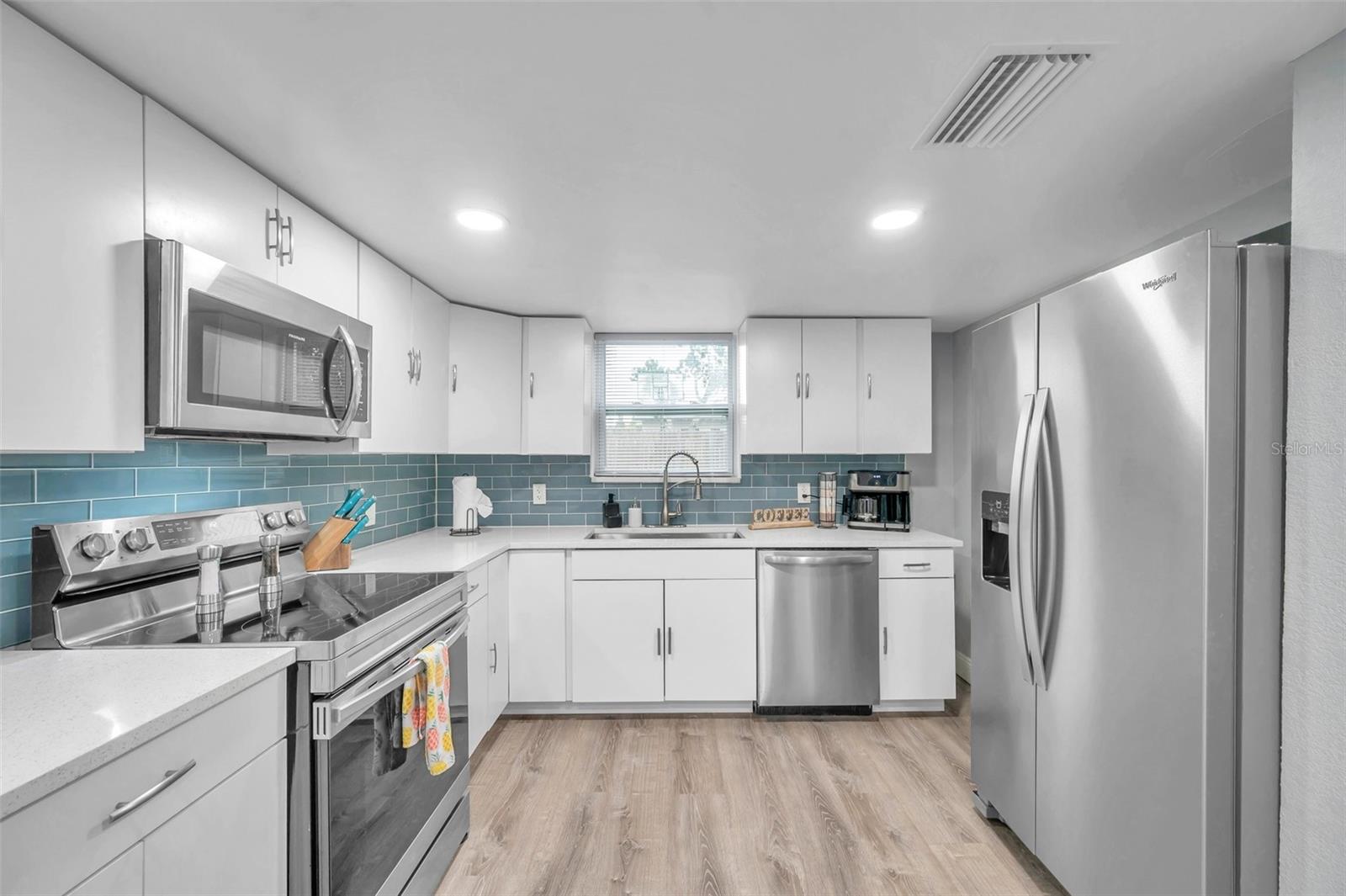 PINECREST PARK - Residential Income