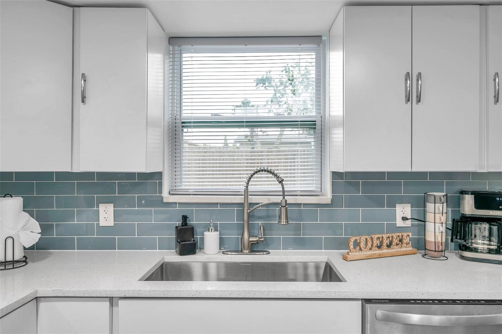 PINECREST PARK - Residential Income