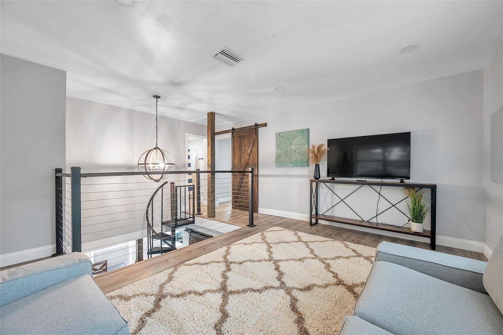 PINECREST PARK - Residential Income