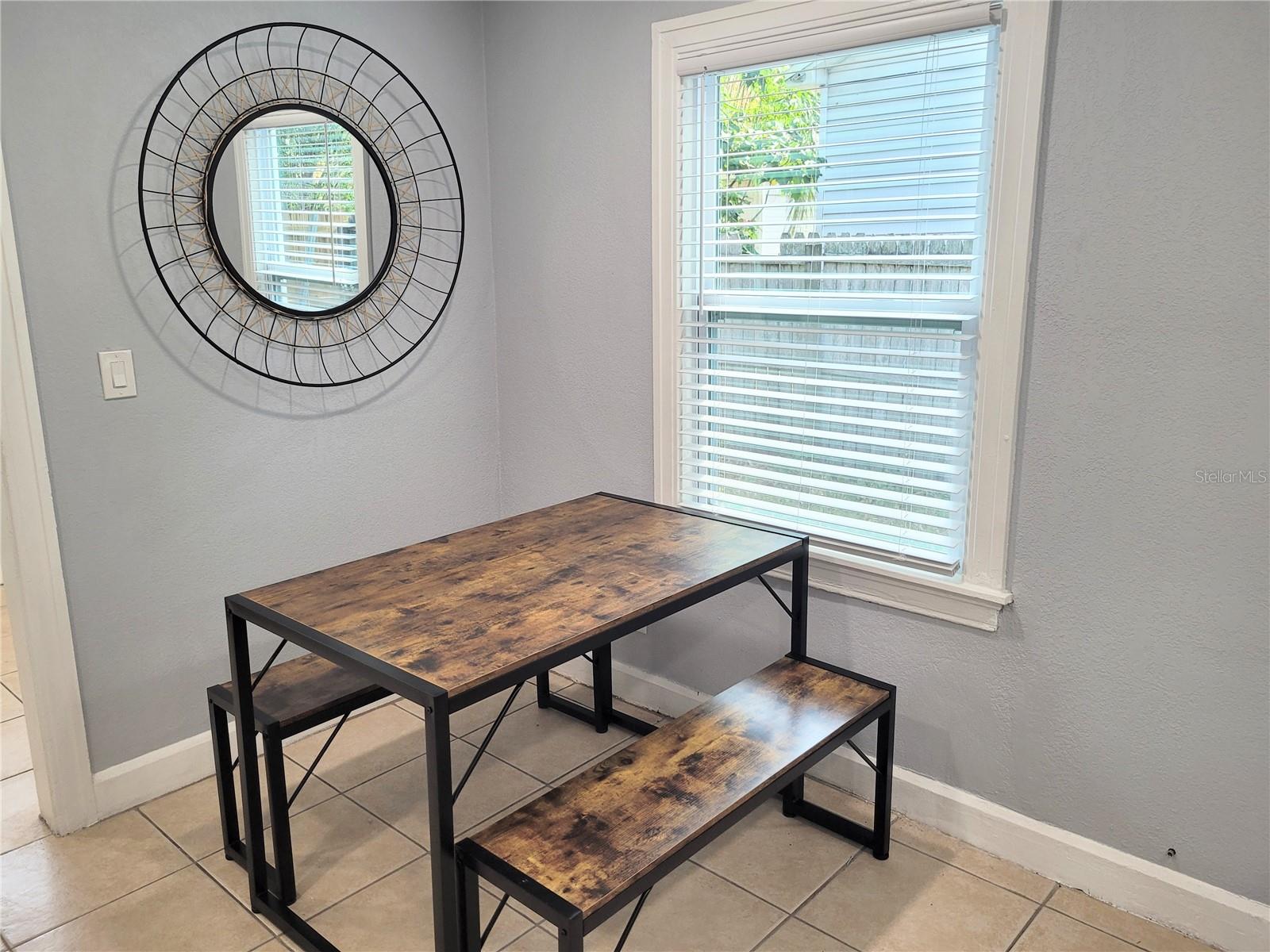 PINECREST PARK - Residential Income