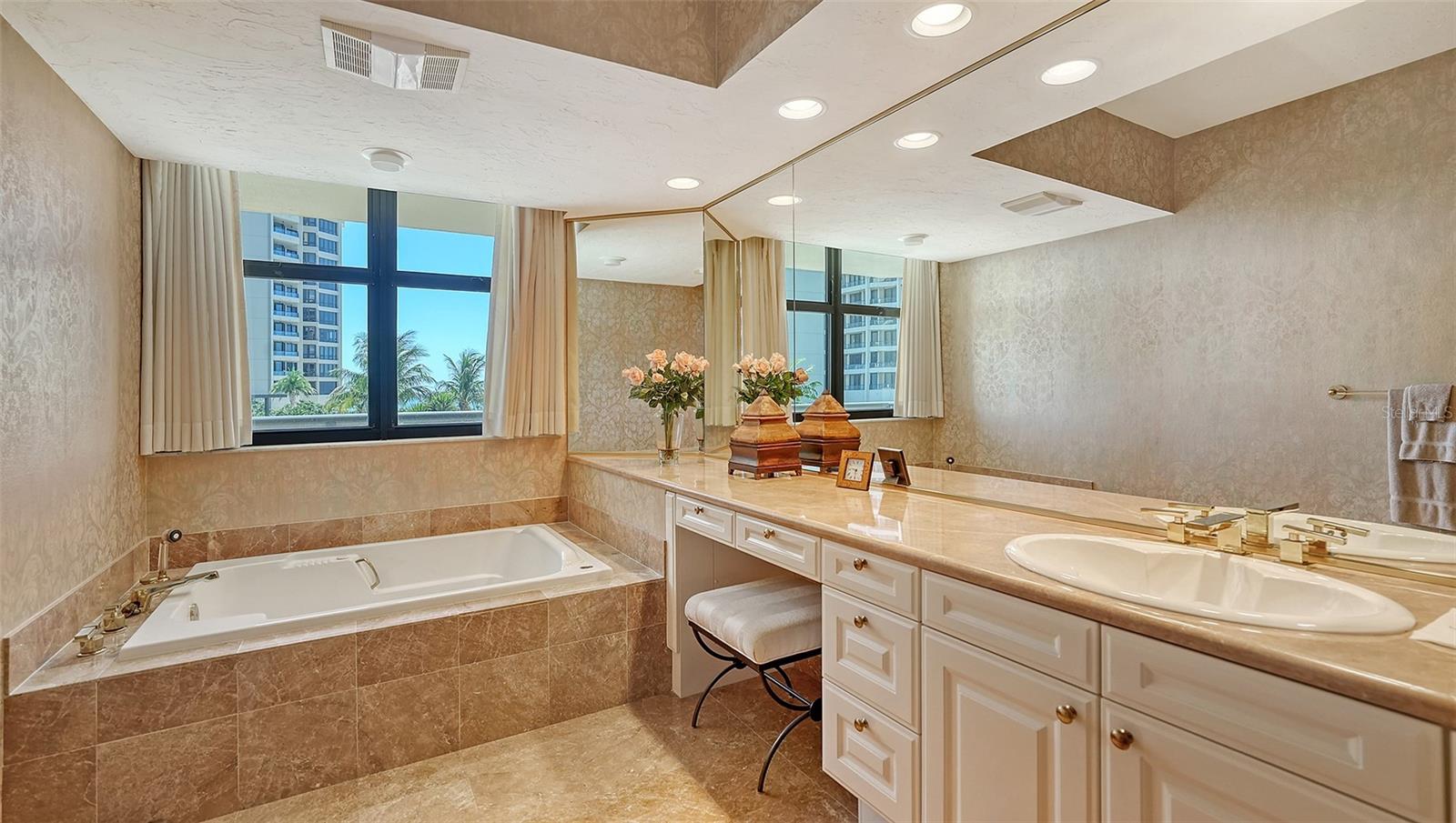 WATER CLUB 01 AT LONGBOAT KEY - Residential