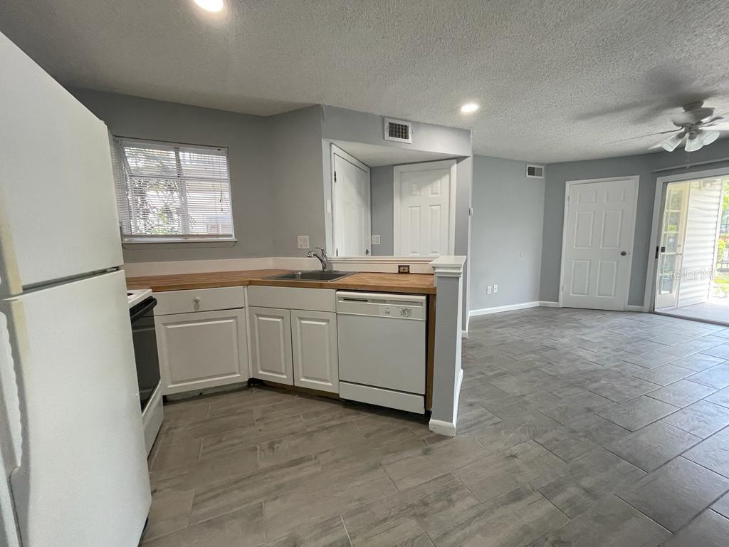 PLAZA/MILLENIUM - Residential Lease