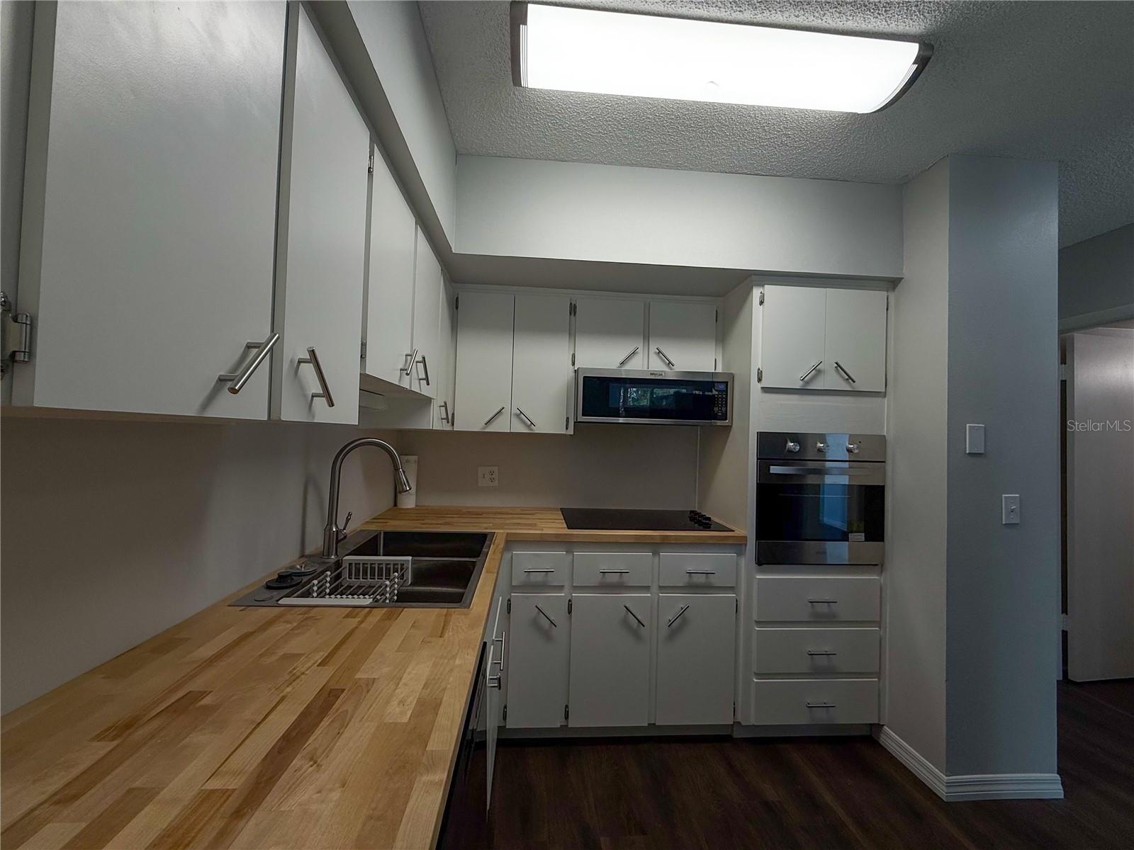 ON TOP OF THE WORLD - Residential