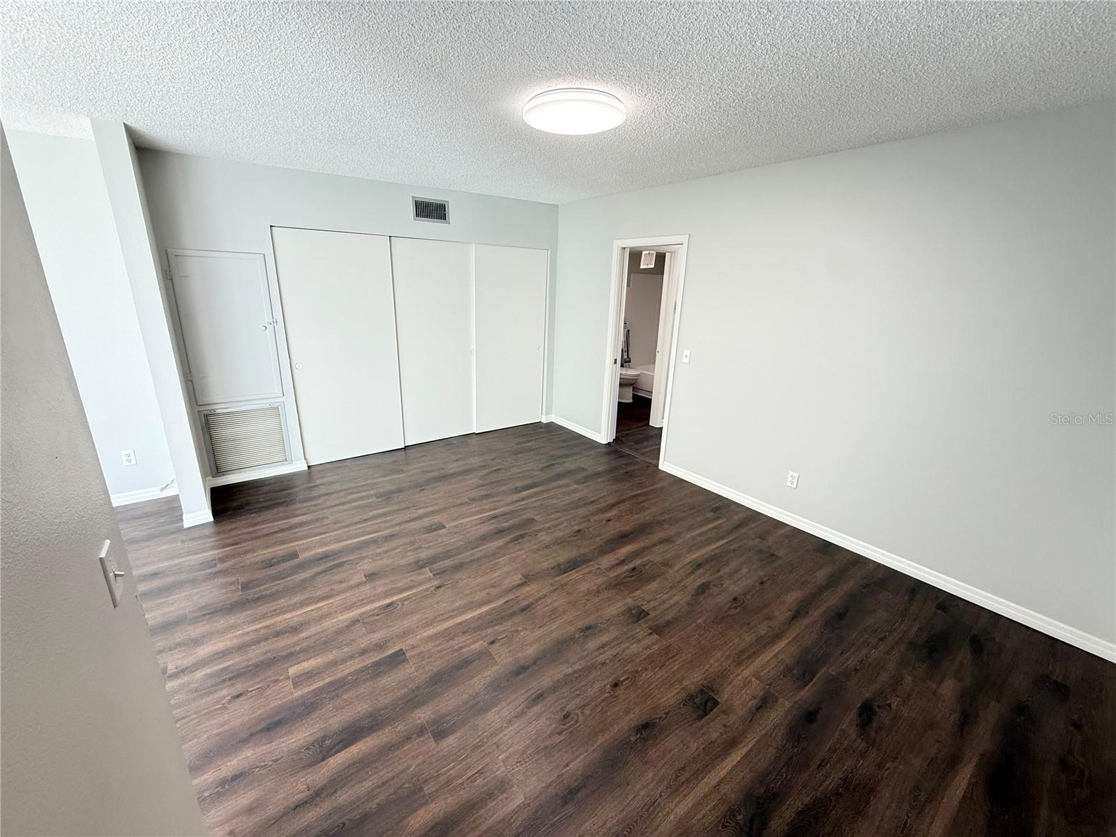 ON TOP OF THE WORLD - Residential