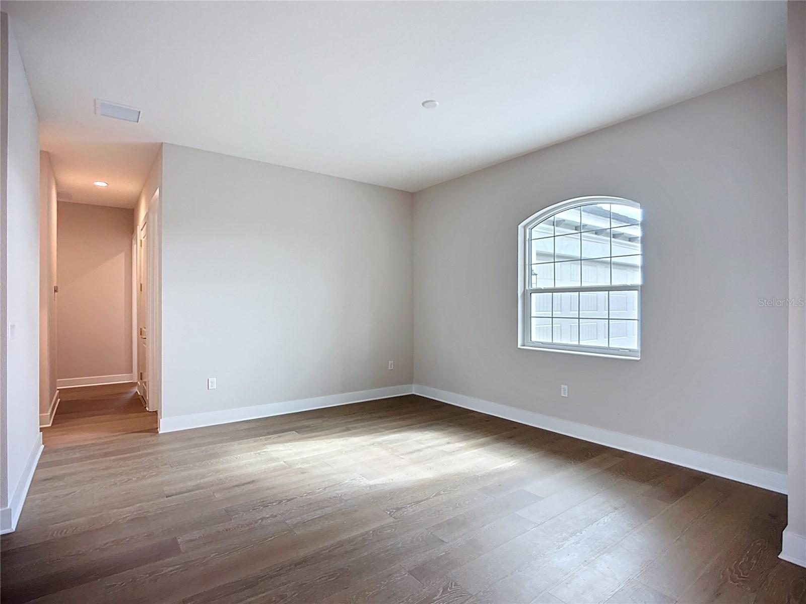 HAMPTON LAKES - Residential