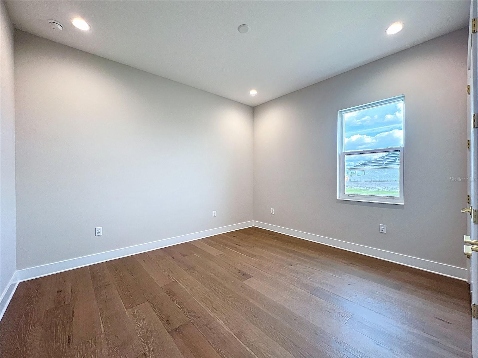 HAMPTON LAKES - Residential