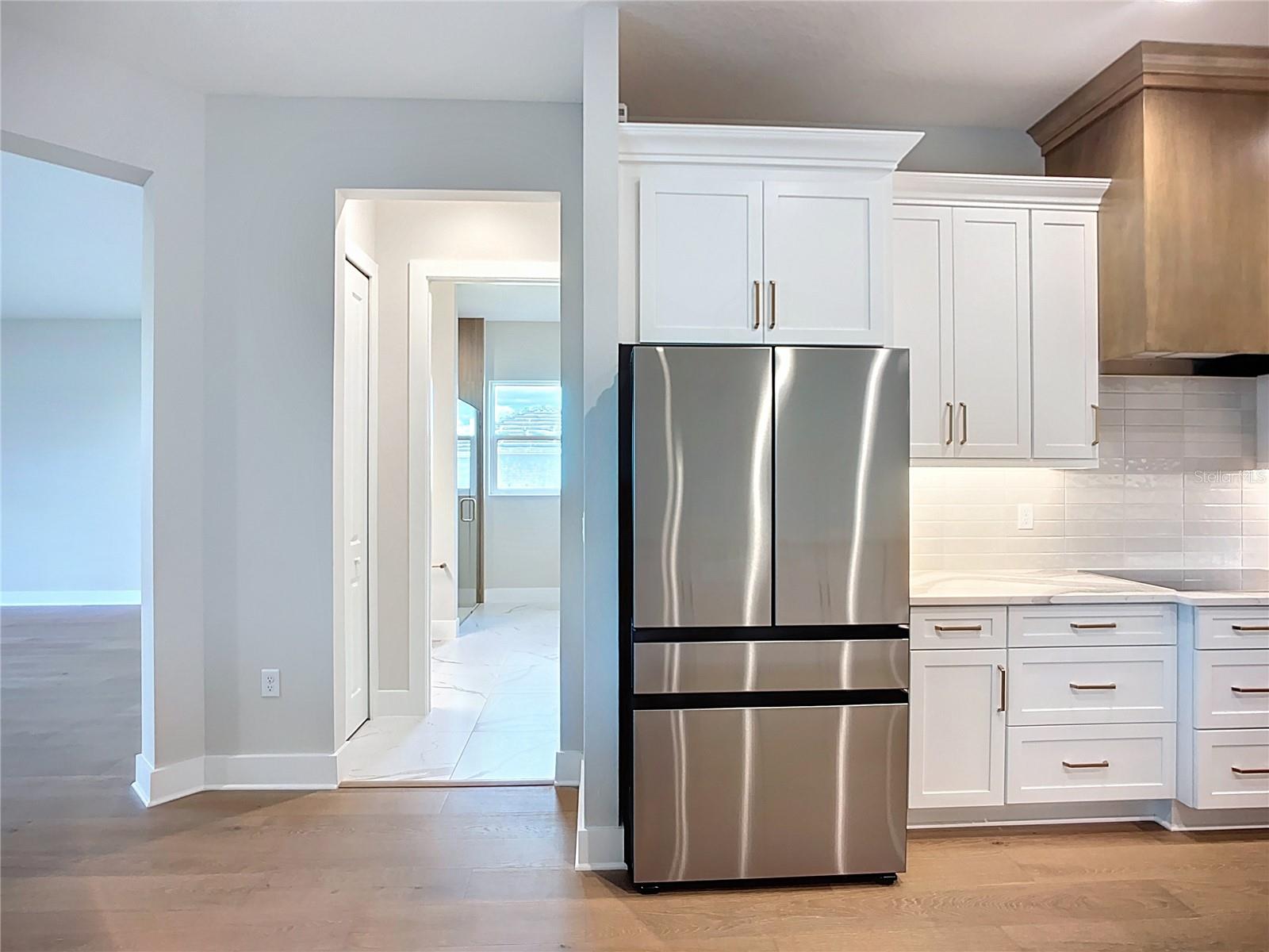 HAMPTON LAKES - Residential