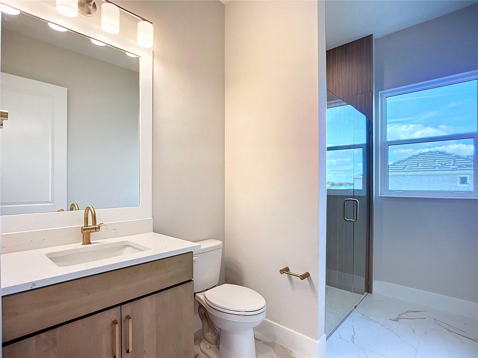 HAMPTON LAKES - Residential