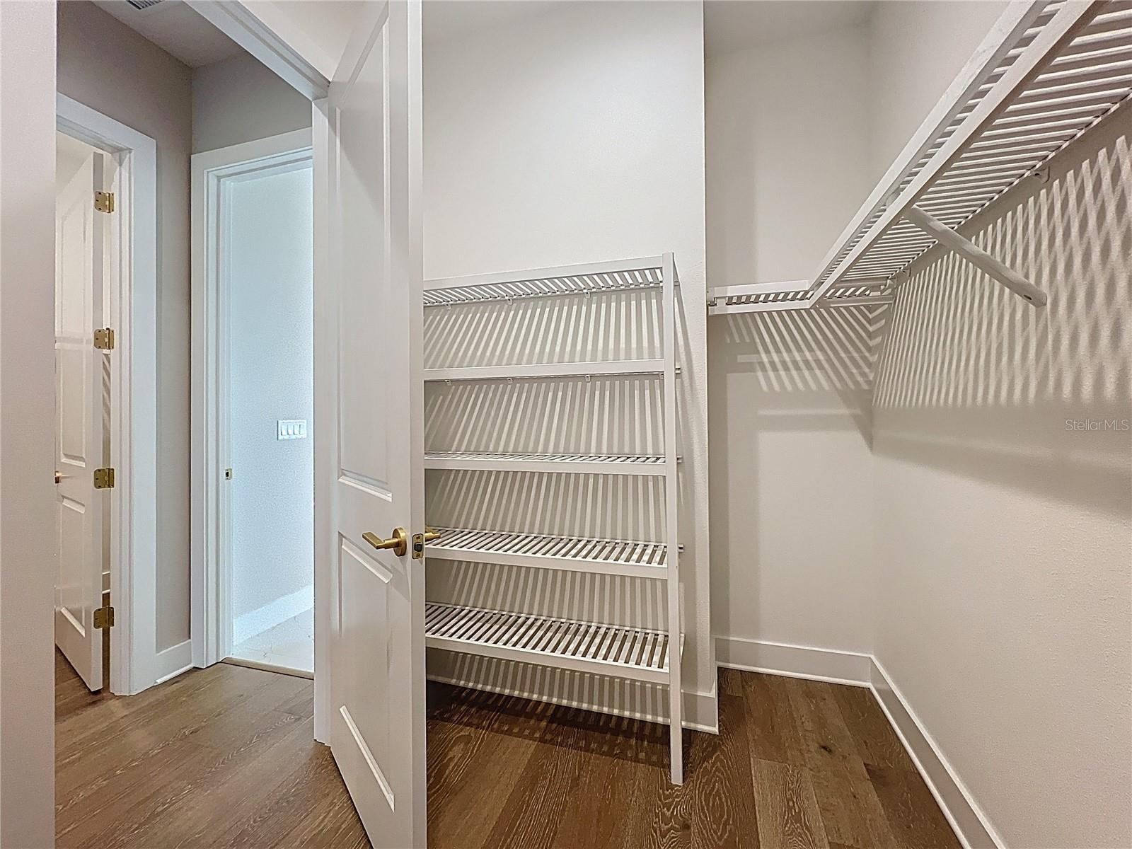 HAMPTON LAKES - Residential