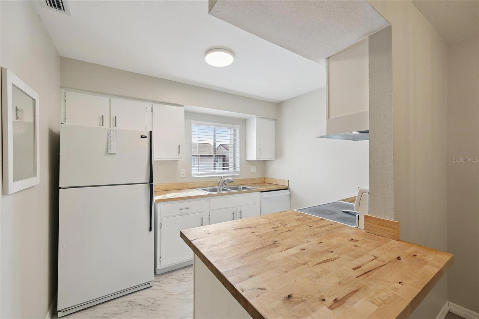 HIDDEN LAKE VILLAGE - Residential