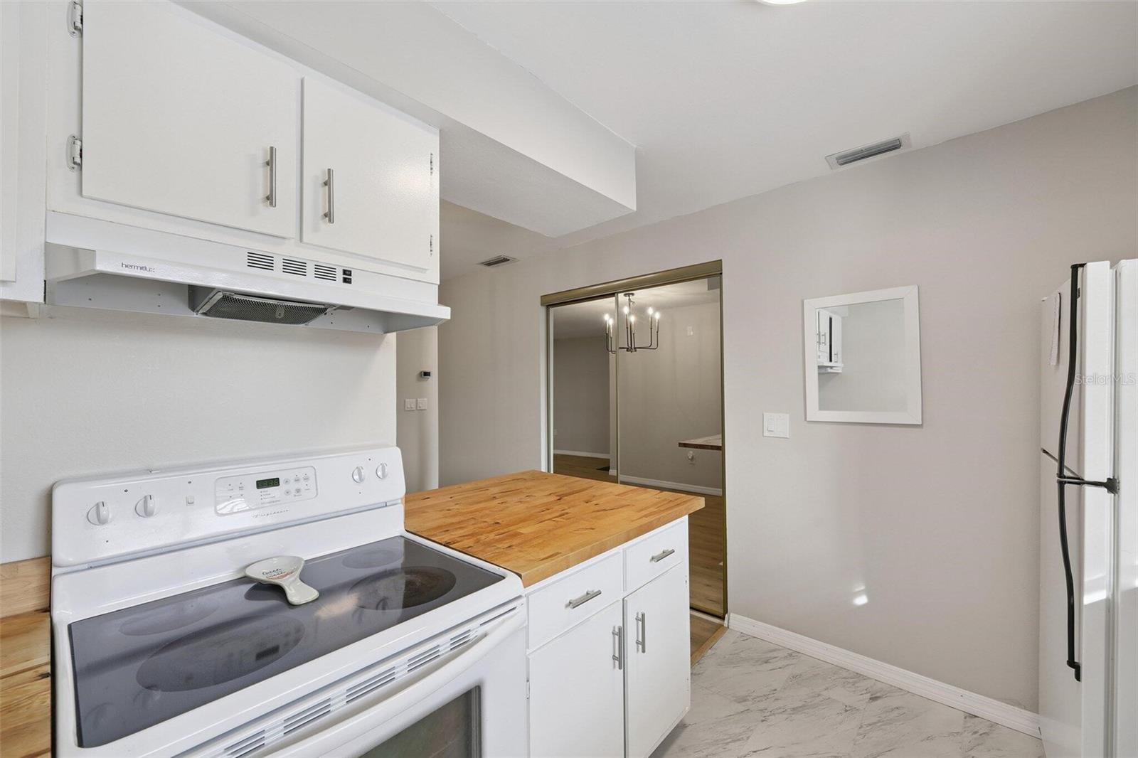 HIDDEN LAKE VILLAGE - Residential