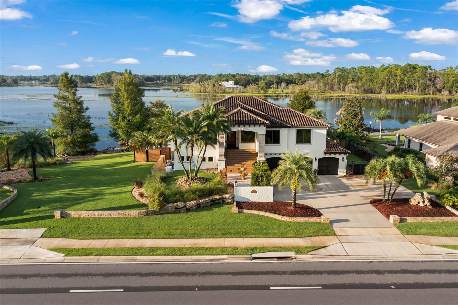 2624 HOWLAND BOULEVARD