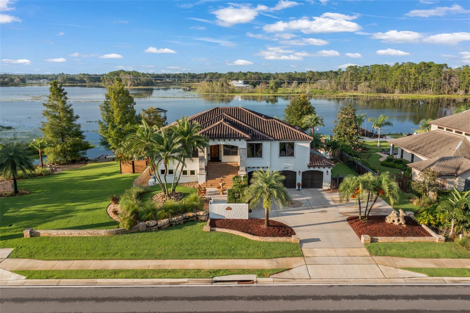 2624 HOWLAND BOULEVARD