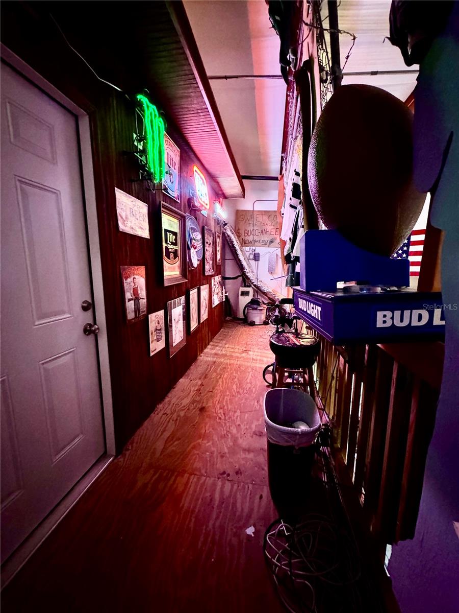 KNIGHTS TRAIL BUS SUITES BLDG B - Commercial Sale