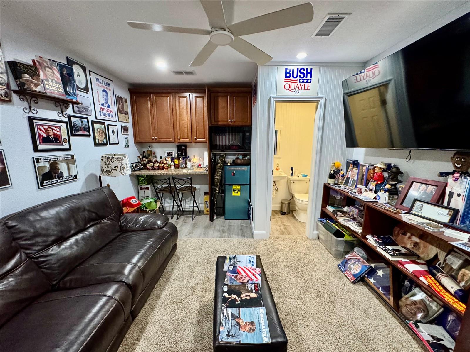 KNIGHTS TRAIL BUS SUITES BLDG B - Commercial Sale