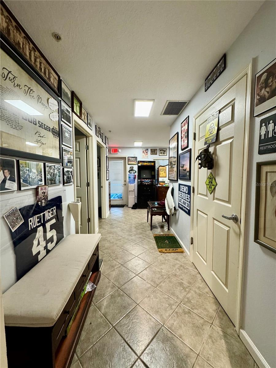 KNIGHTS TRAIL BUS SUITES BLDG B - Commercial Sale