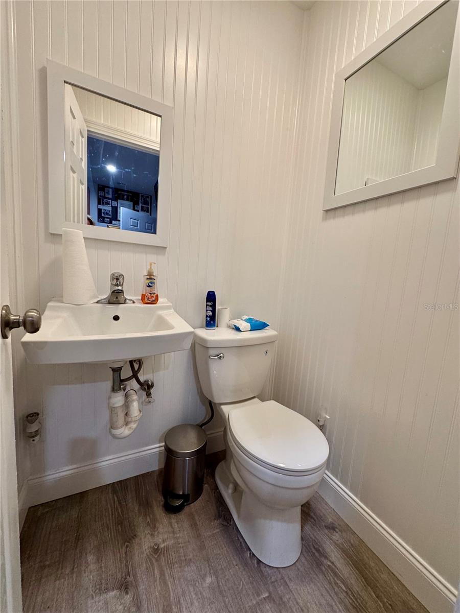 KNIGHTS TRAIL BUS SUITES BLDG B - Commercial Sale