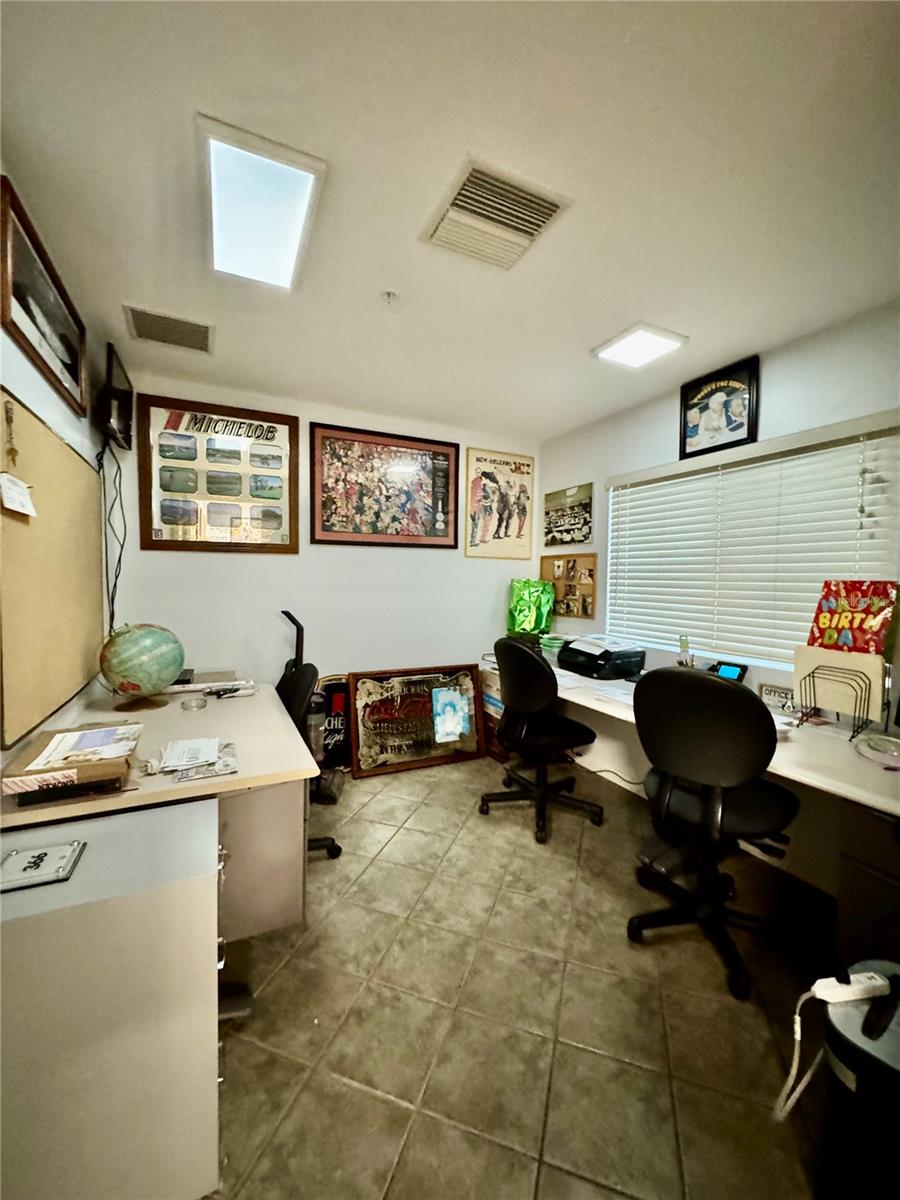 KNIGHTS TRAIL BUS SUITES BLDG B - Commercial Sale