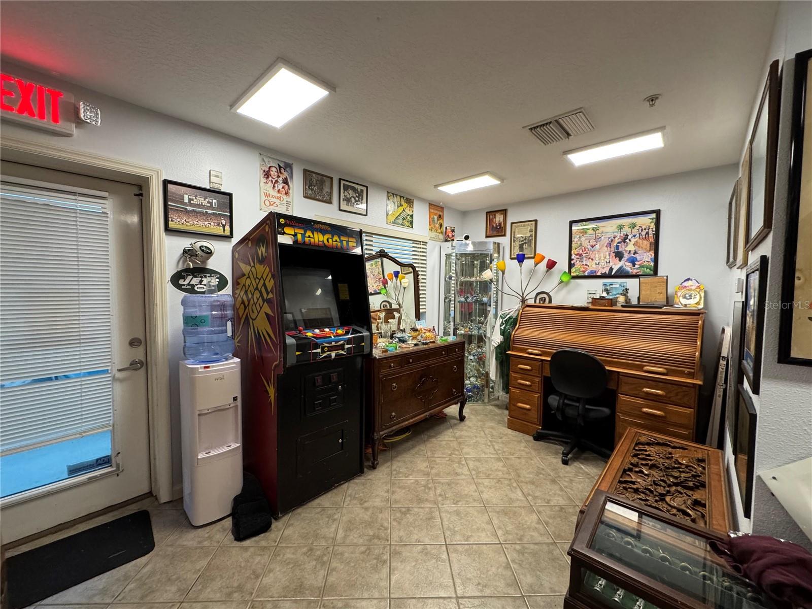 KNIGHTS TRAIL BUS SUITES BLDG B - Commercial Sale