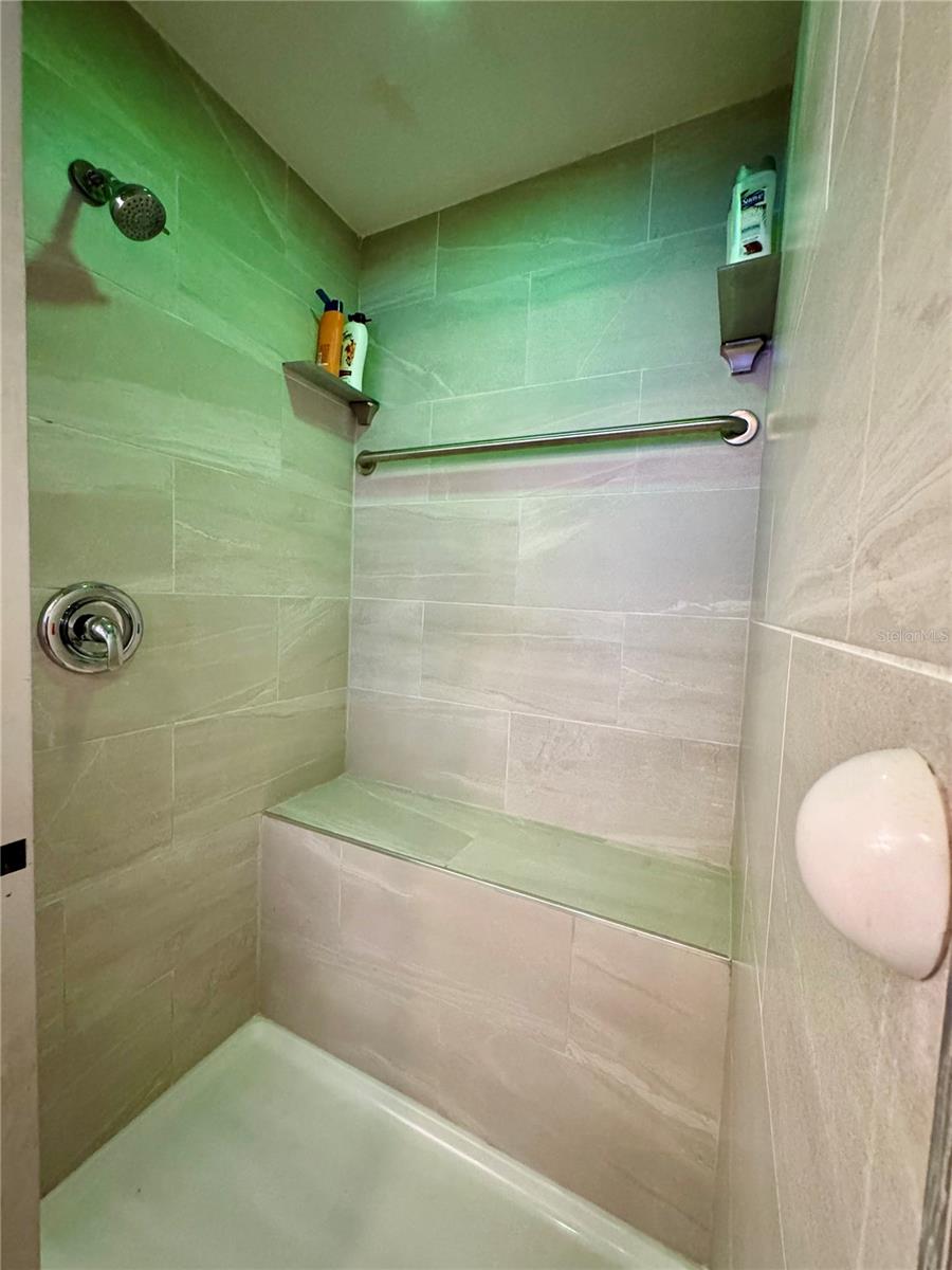 KNIGHTS TRAIL BUS SUITES BLDG B - Commercial Sale