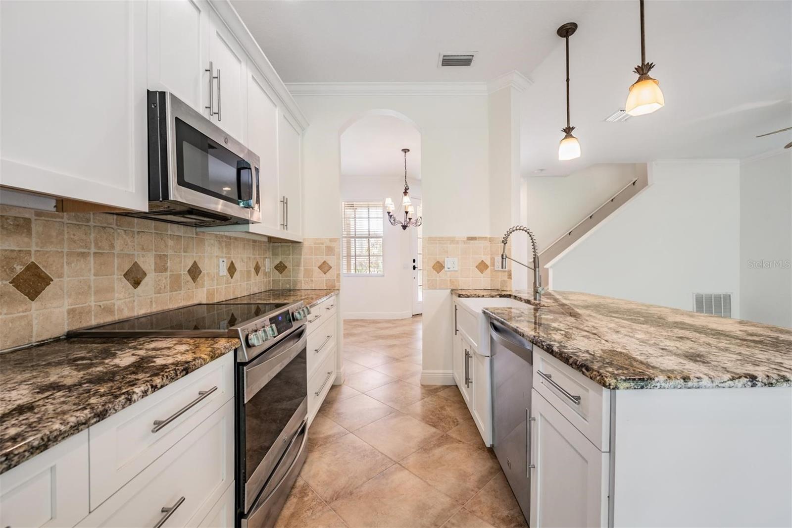 PROVENCE TWNHMS AT WATERCHASE - Residential