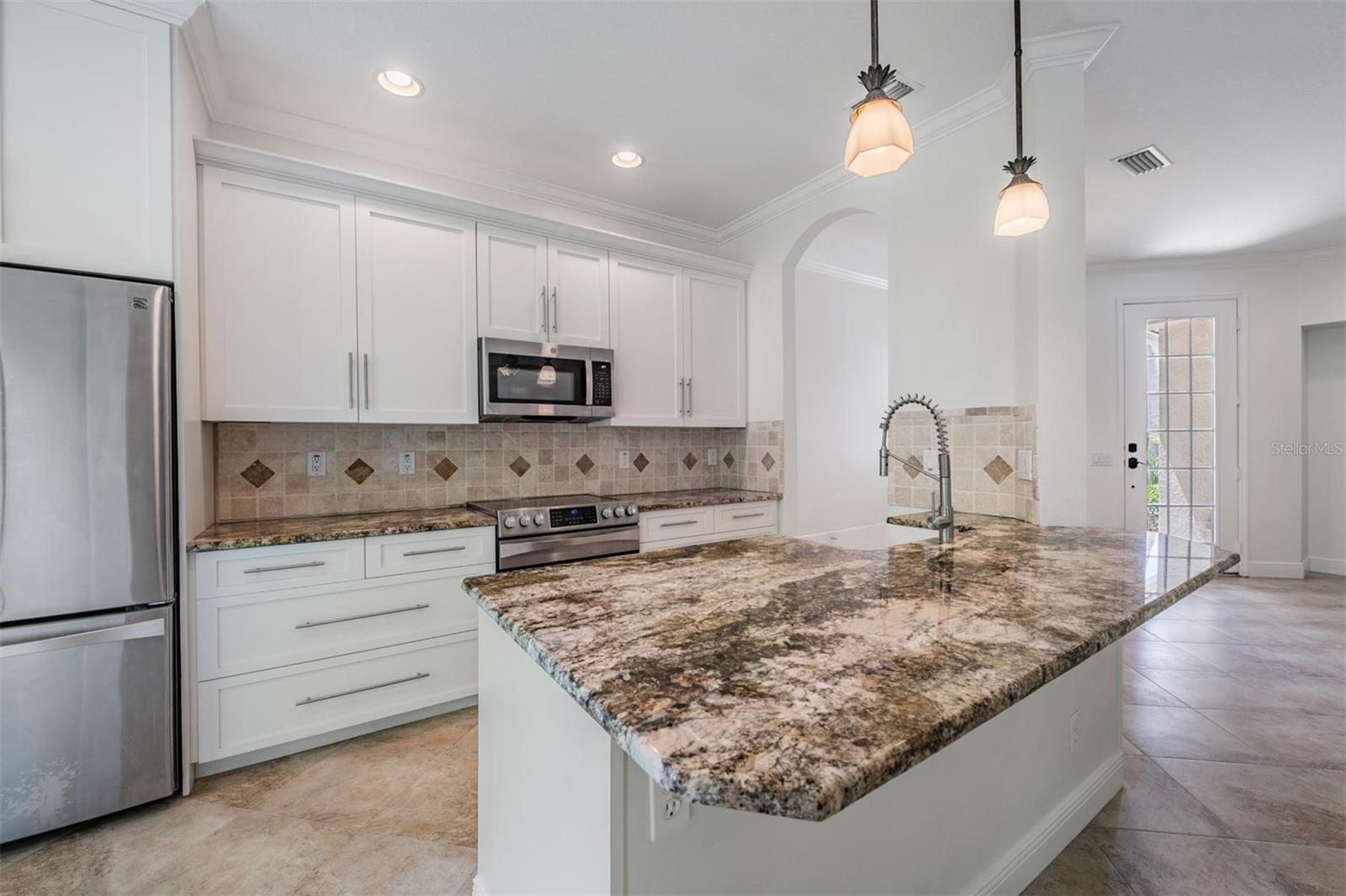 PROVENCE TWNHMS AT WATERCHASE - Residential