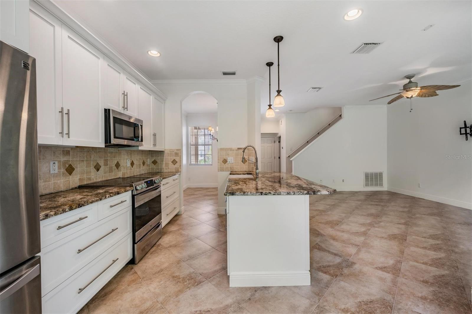 PROVENCE TWNHMS AT WATERCHASE - Residential