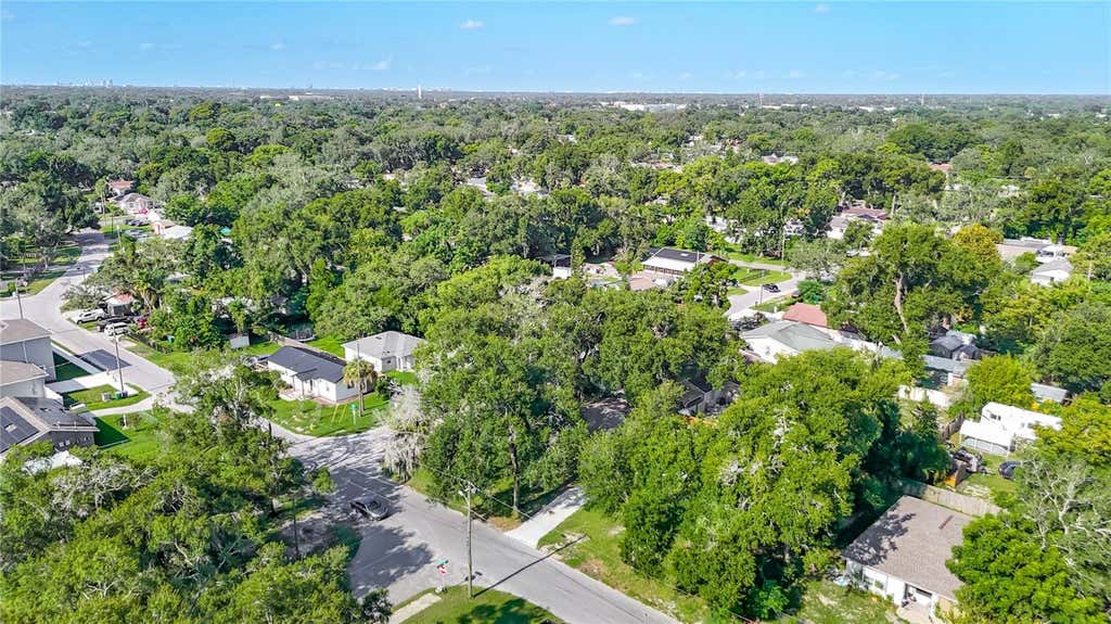 Photo of 1616 E Poinsettia Avenue, Tampa, FL 33612 (MLS # TB8539089)