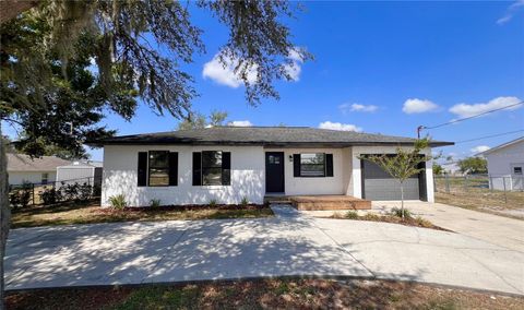 Single Family Residence in WINTER HAVEN FL 130 MADERA DRIVE.jpg