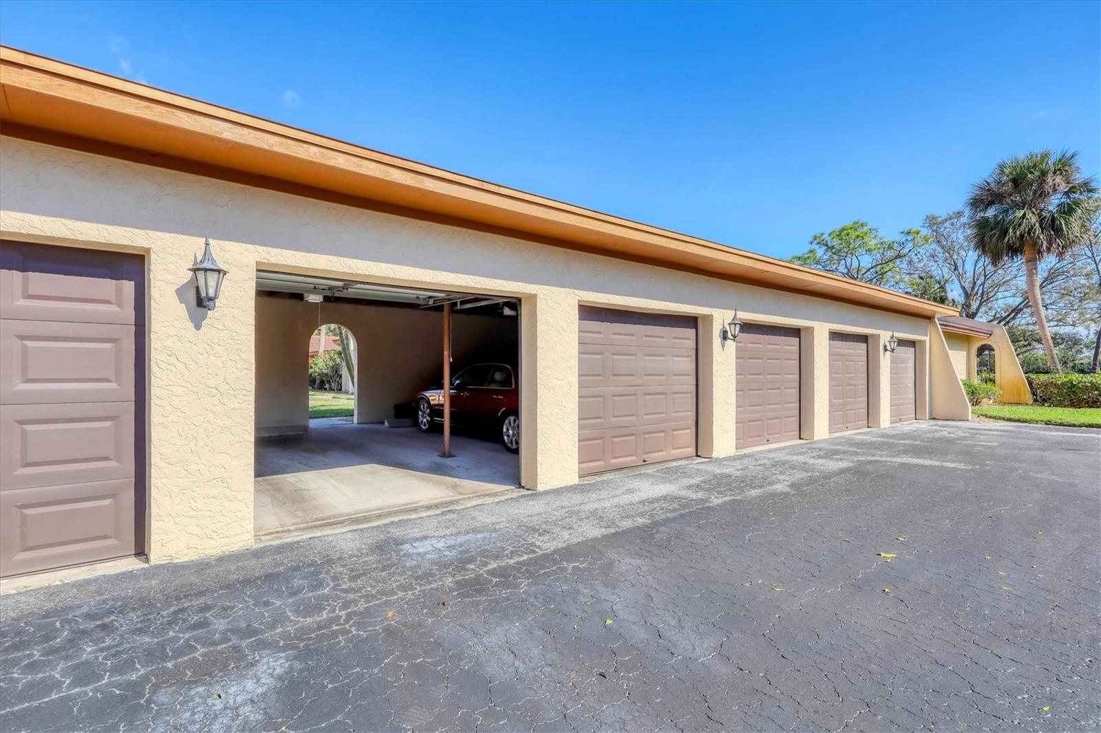 BRIARFIELD - Residential