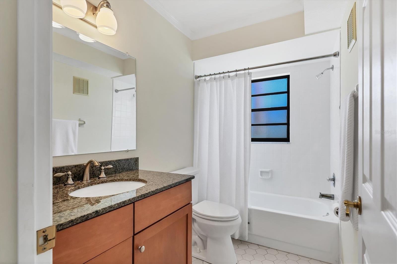 BRIARFIELD - Residential