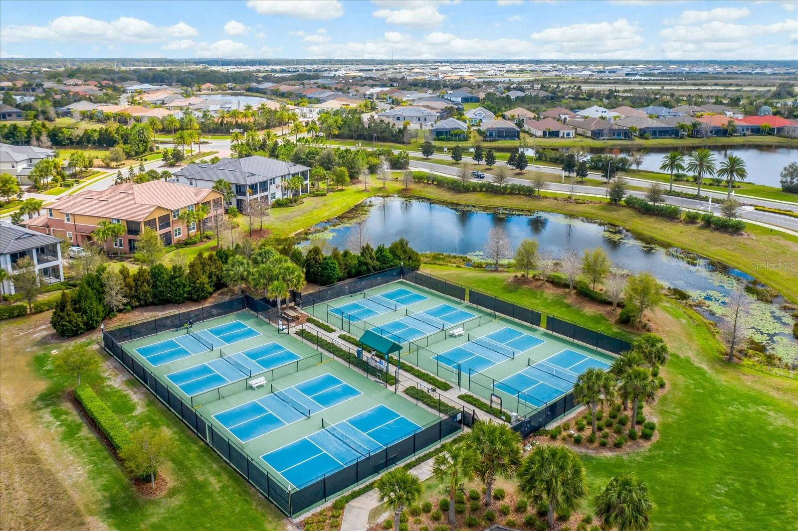 COUNTRY CLUB EAST AT LAKEWD RNCH PP - Residential