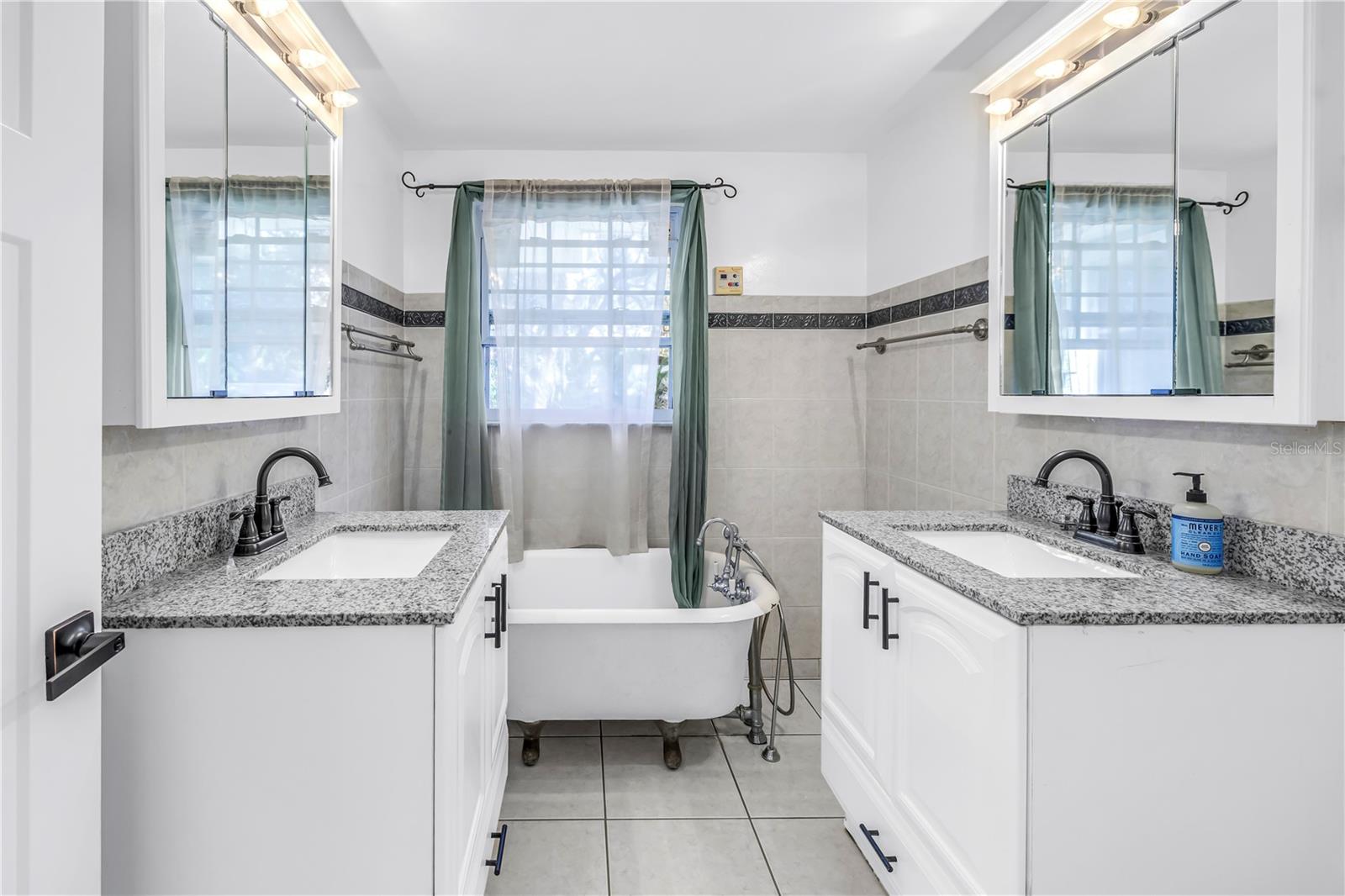 OAK ACRES UNIT 03 - Residential