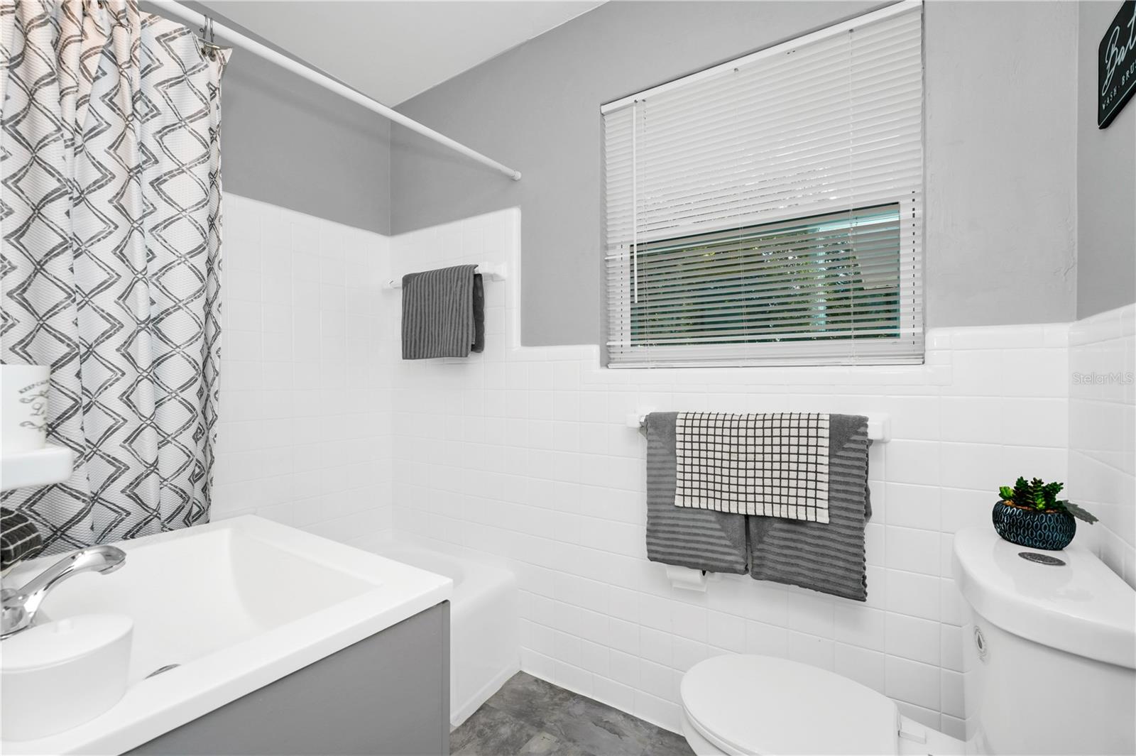 ENGELWOOD PARK - Residential