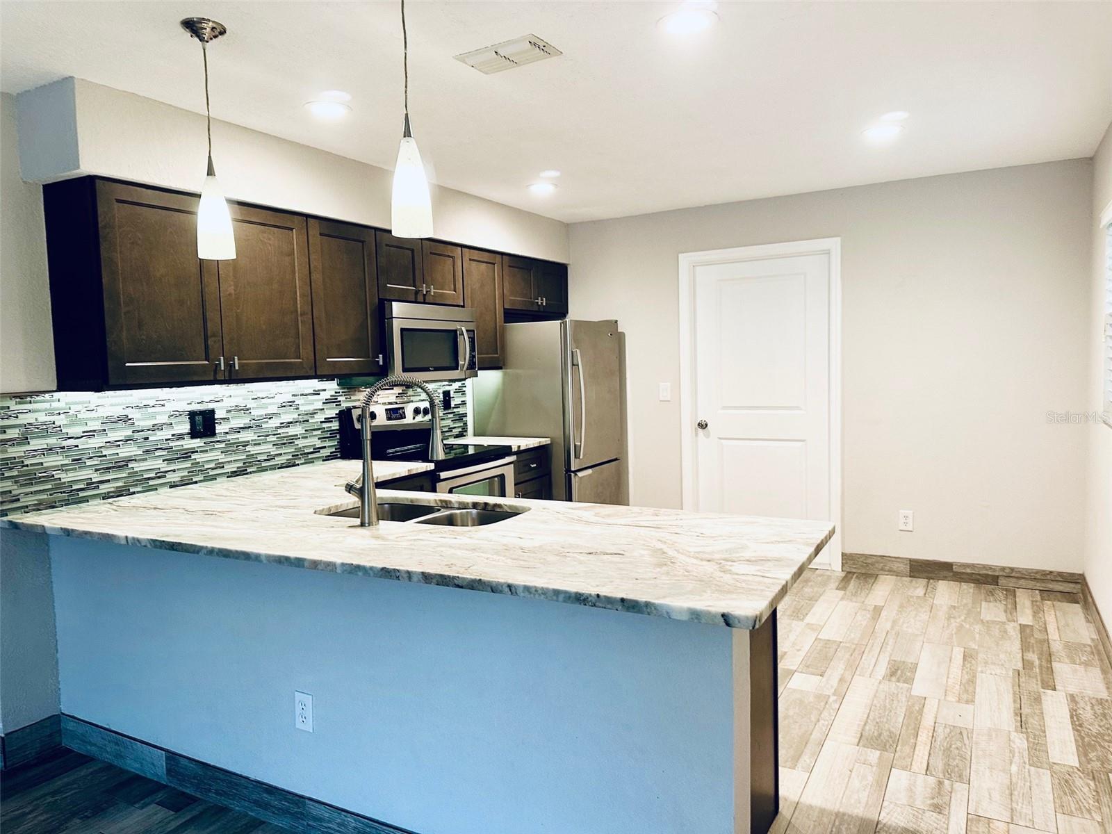 KELLEYS SUB - Residential Lease