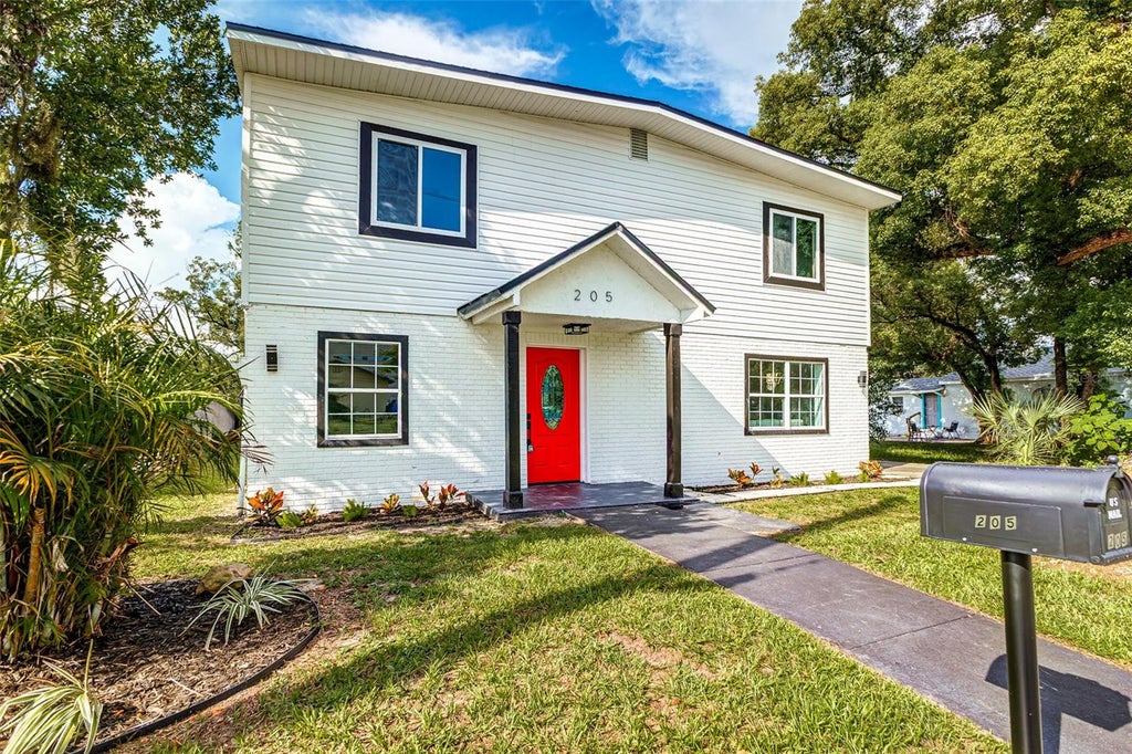 Photo of 205 W 6th Street, Lakeland, FL 33805 (MLS # L4965177)