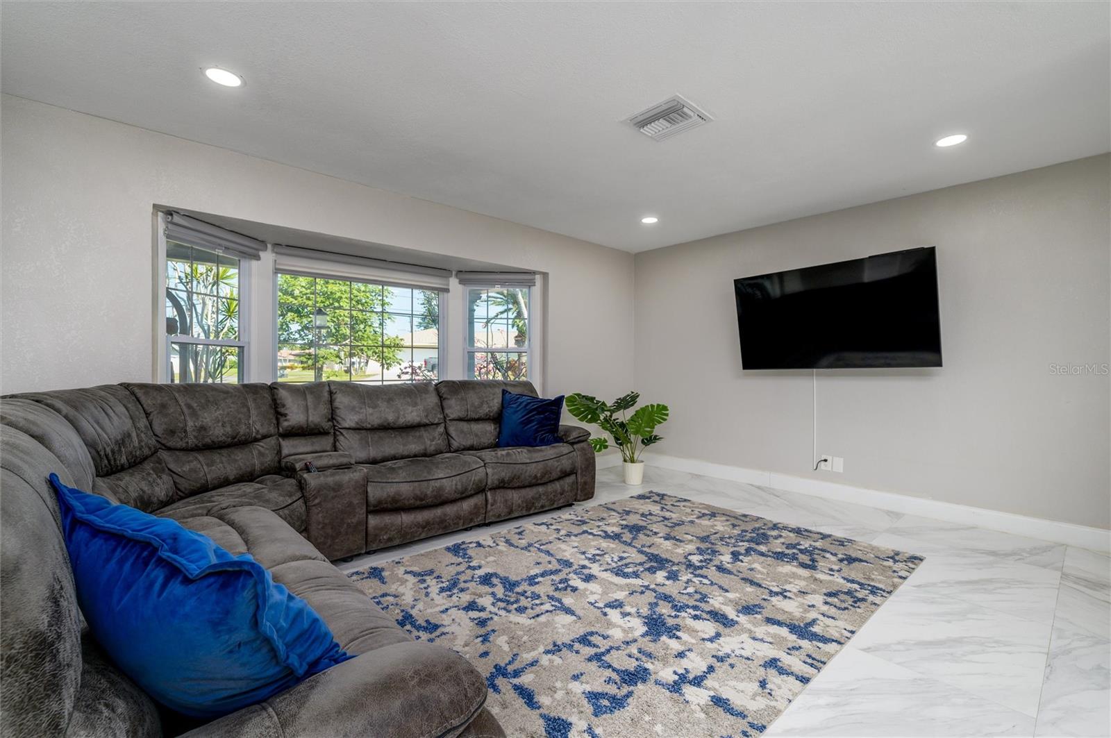 CAPRI ISLE SUB - Residential