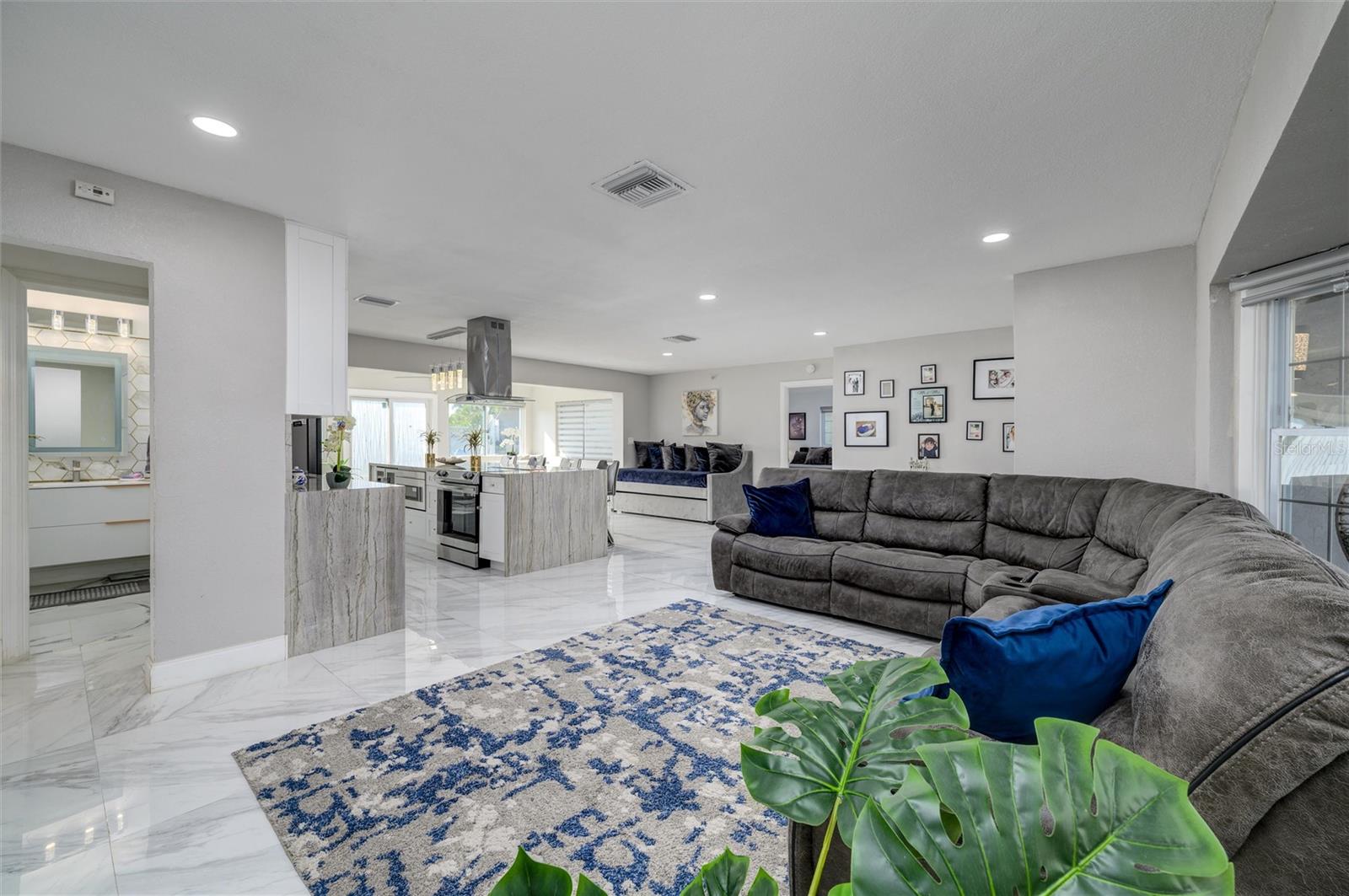 CAPRI ISLE SUB - Residential