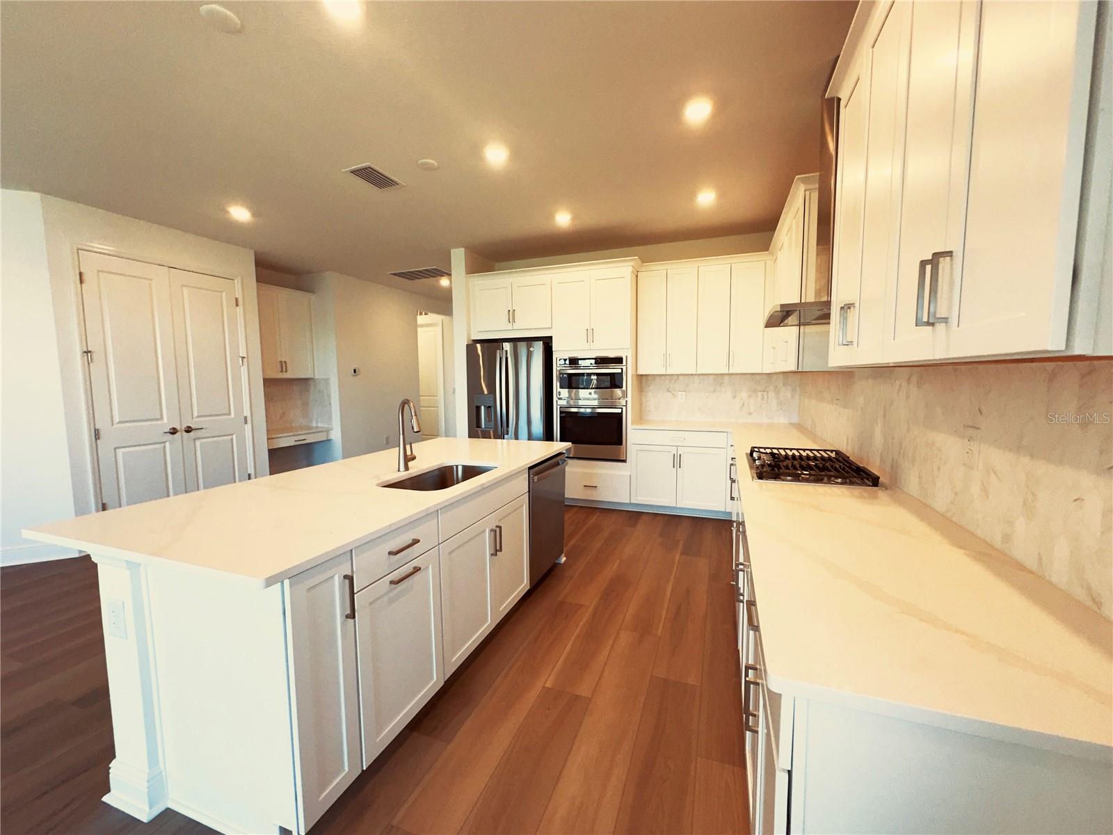SWEETWATER - Residential Lease