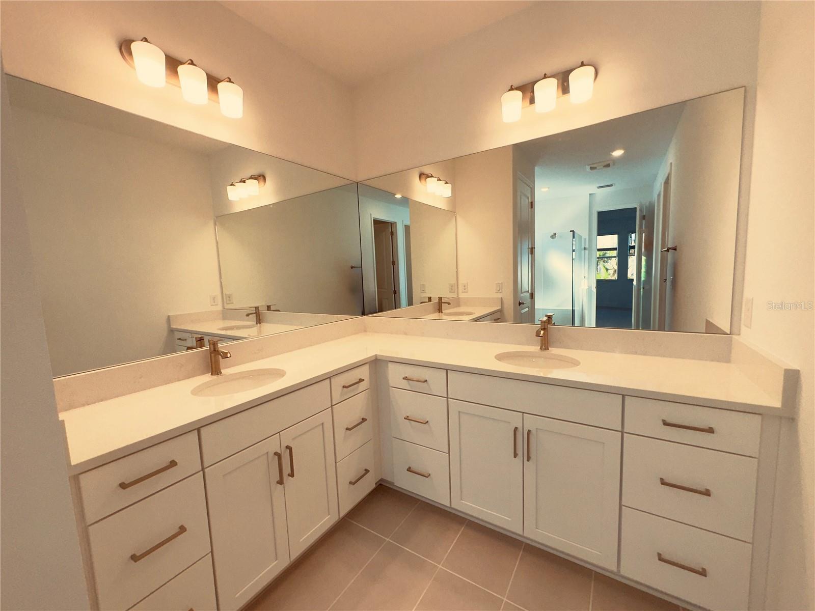 SWEETWATER - Residential Lease