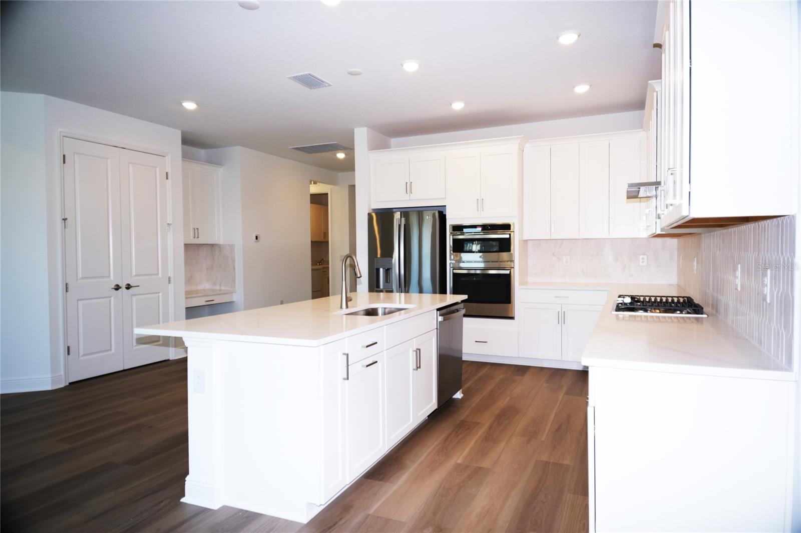 SWEETWATER AT LAKEWOOD RANCH - Residential Lease