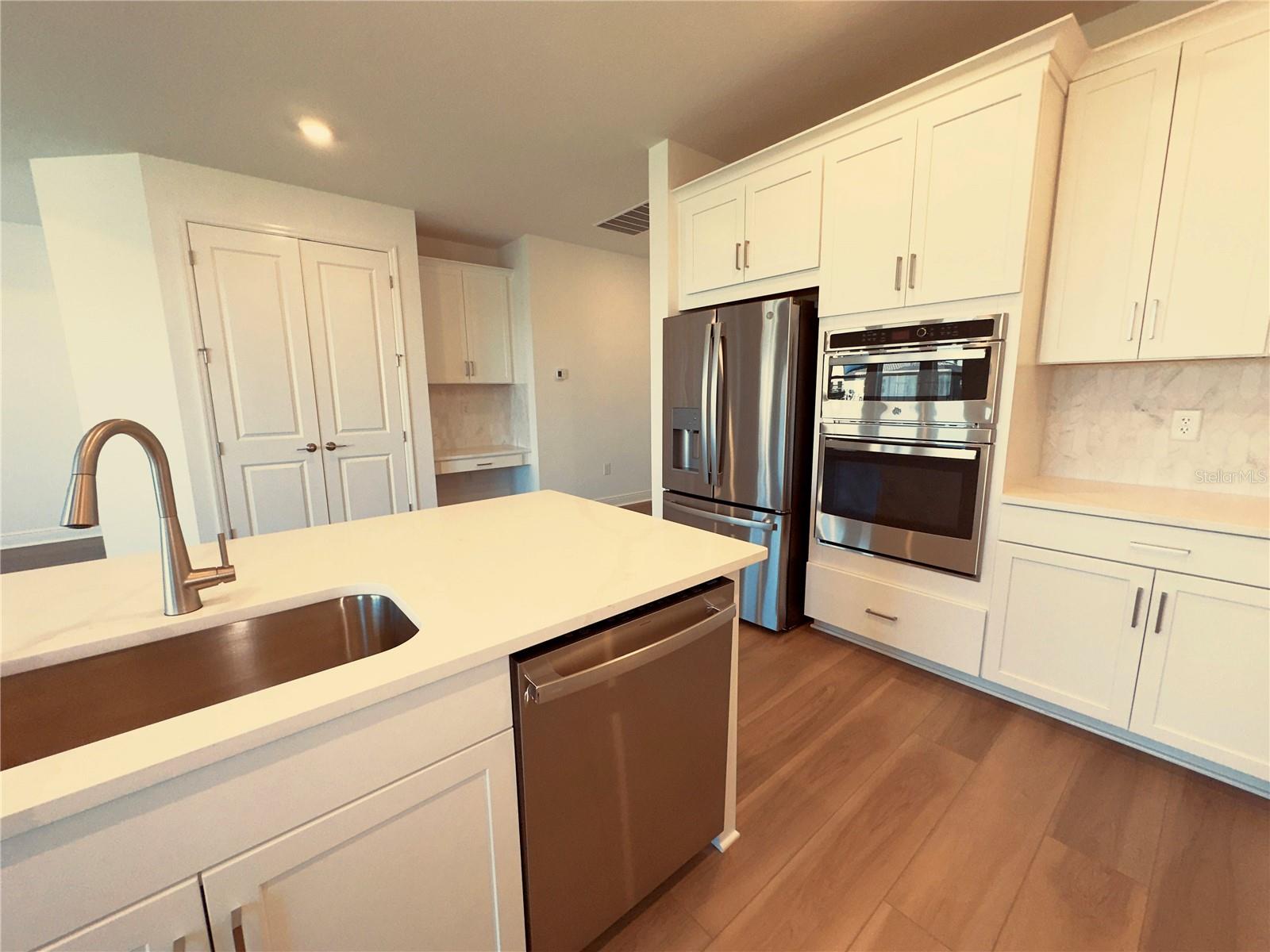 SWEETWATER - Residential Lease