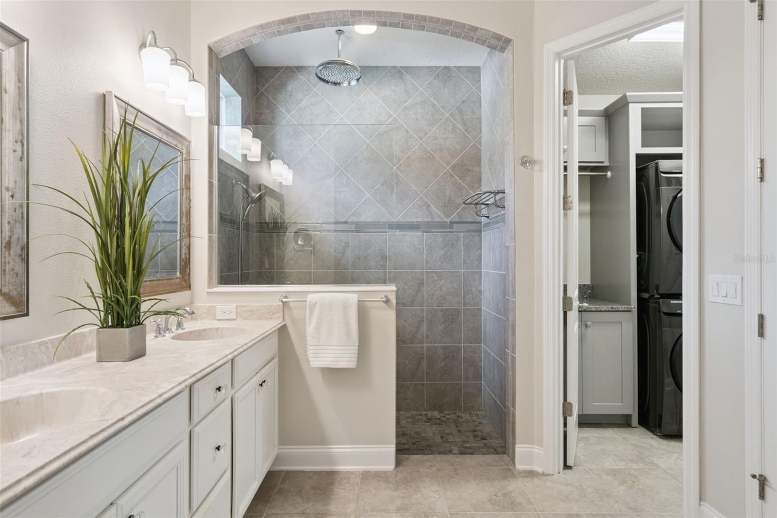 OAKLAND PARK - Residential