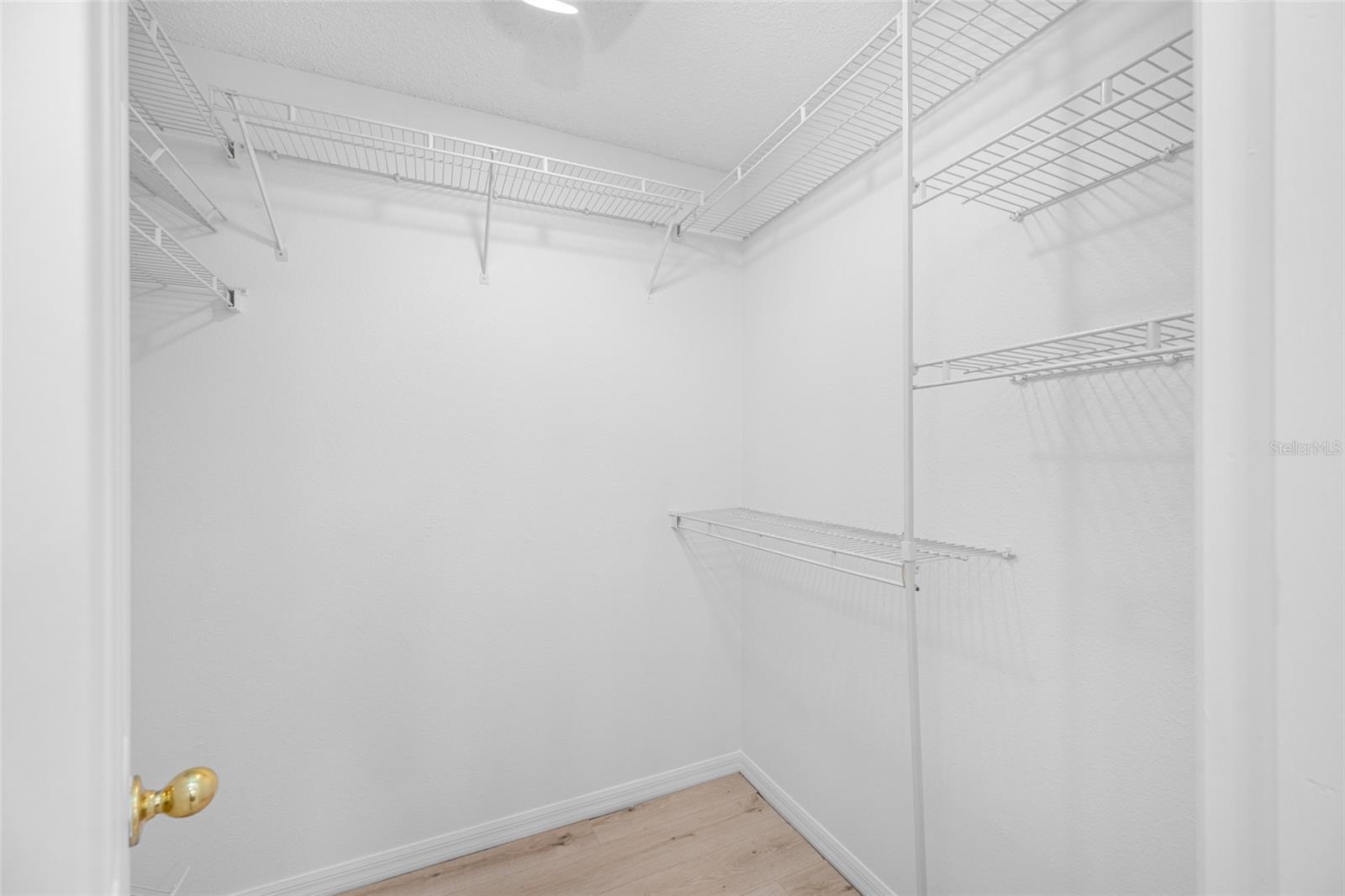 ABERDEEN PH 01 - Residential Lease