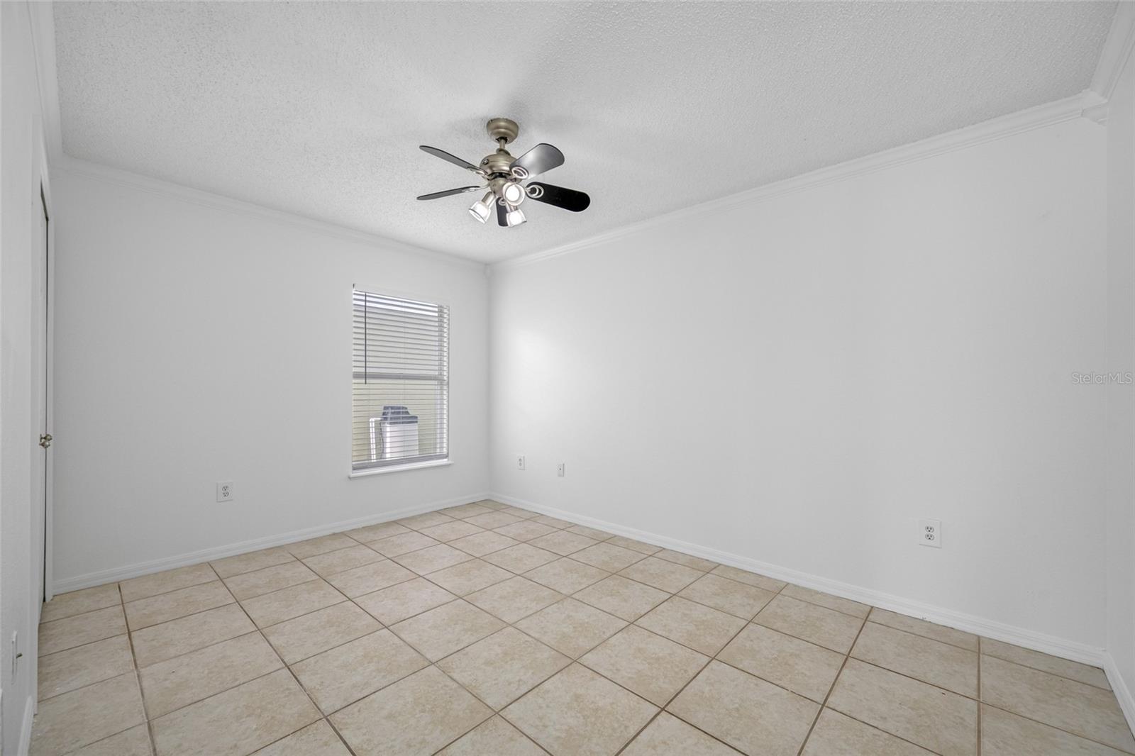 ABERDEEN PH 01 - Residential Lease