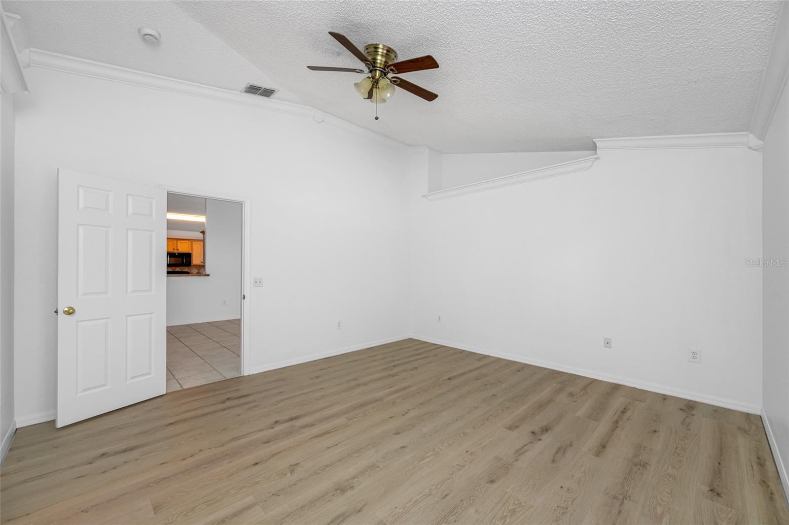 ABERDEEN PH 01 - Residential Lease