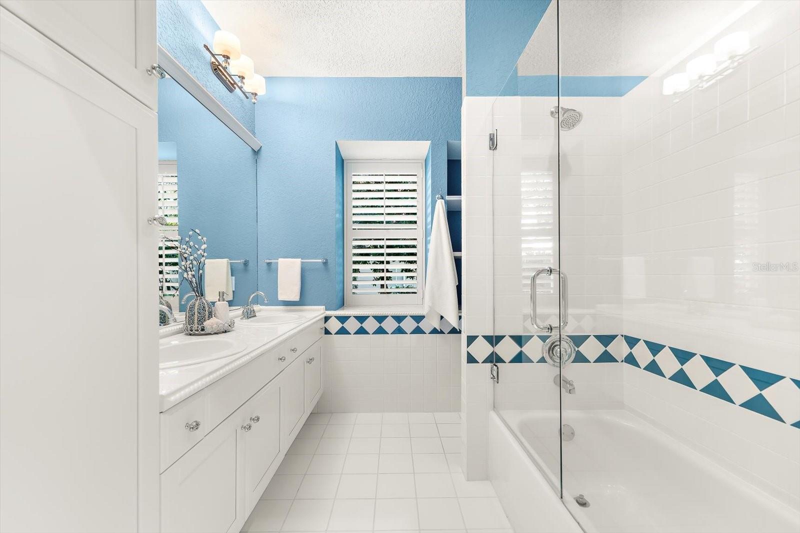 PINNACLE AT COBBS LANDING - Residential