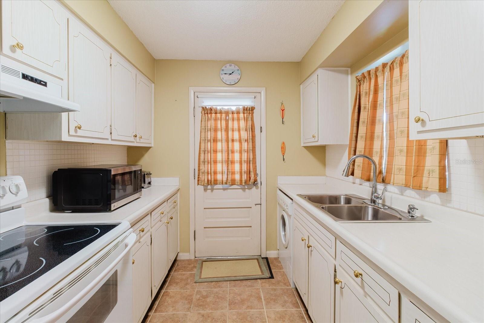 SHELLEY GARDENS 3 CONDO - Residential